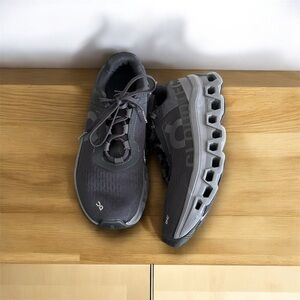 On Cloudmonster Running Women’s black Running Shoes 7.5